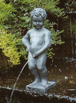 urinating_outdoor_garden_water_fountain